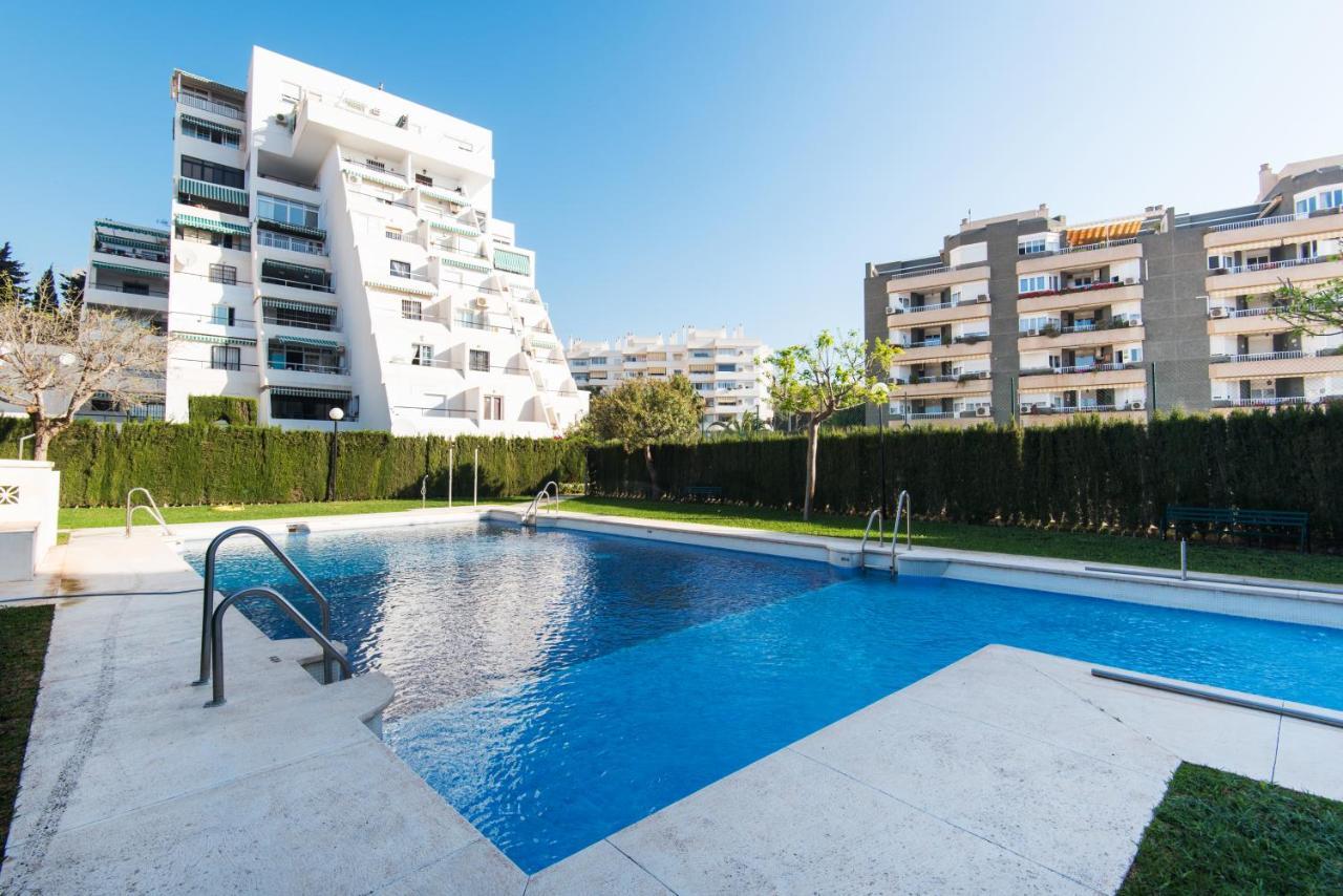 Pets Friendly Apartment, Next To The Marina And Arroyo De La Miel Benalmadena Bagian luar foto