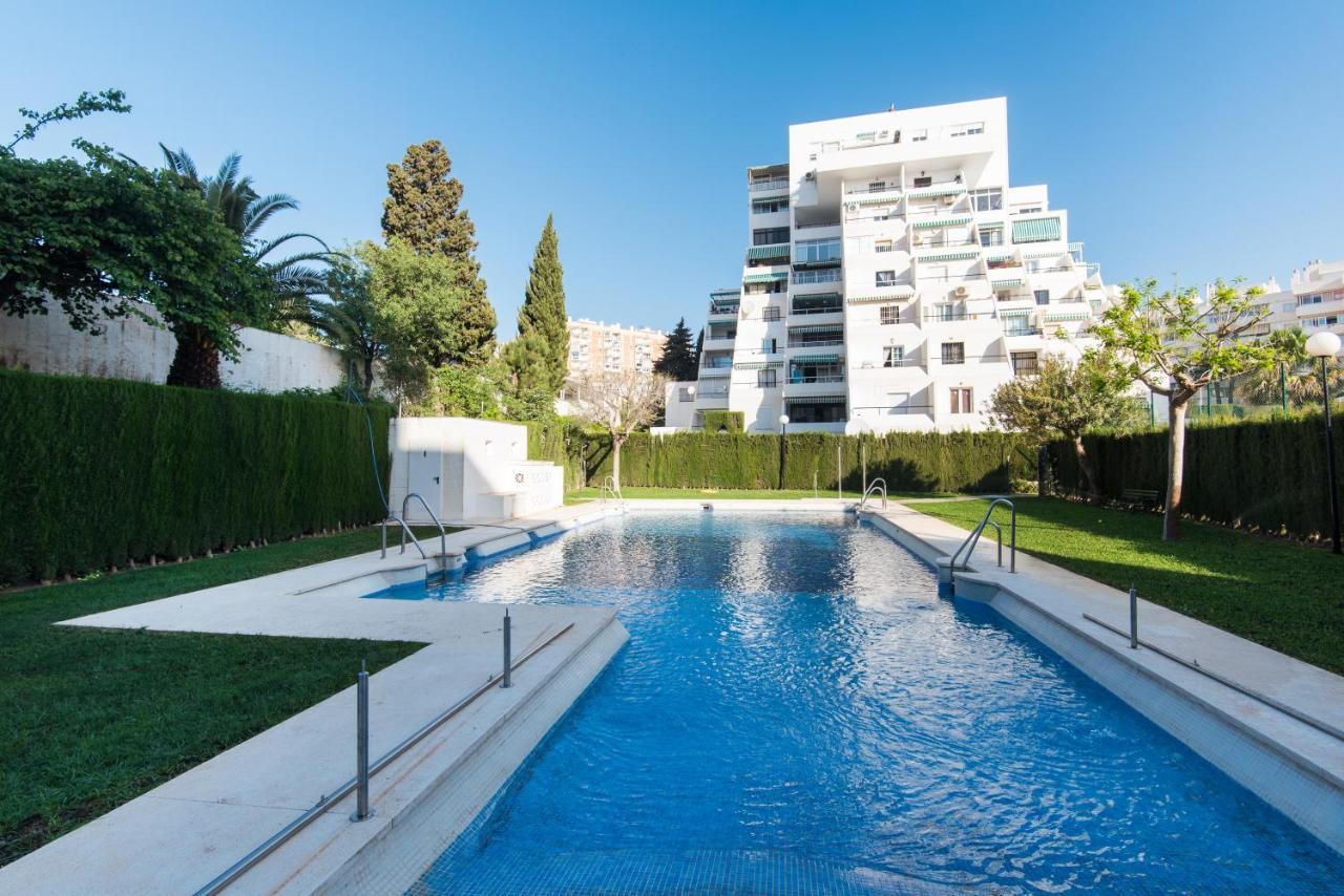 Pets Friendly Apartment, Next To The Marina And Arroyo De La Miel Benalmadena Bagian luar foto